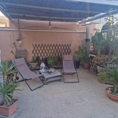 La Casa Di Melina - Home Book & Green Lovely Terrace Pachino Luaran gambar